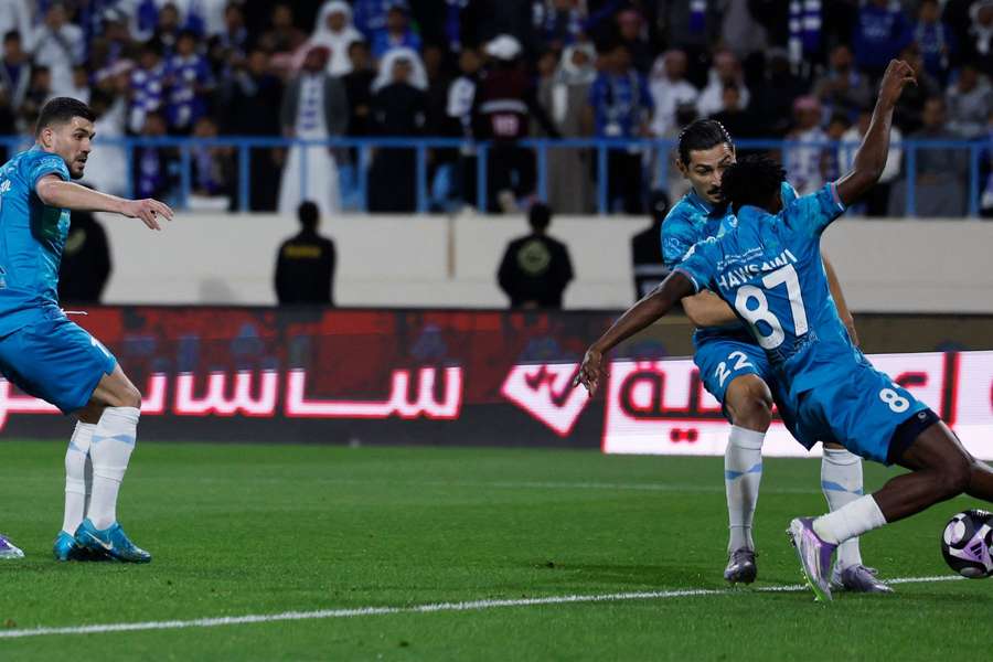 Continuă criza pentru Șumudică în Arabia Saudită Continuă criza pentru Șumudică în Arabia Saudită