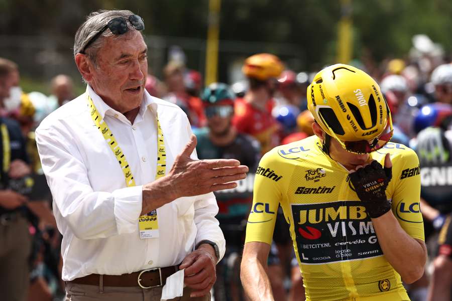 Merckx en Vingegaard voorafgaand aan de start van de 19e etappe