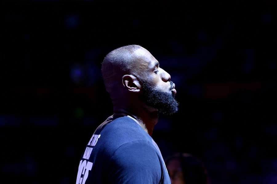 LeBron James ficou fora da escolha dos titulares do Jogo das Estrelas
