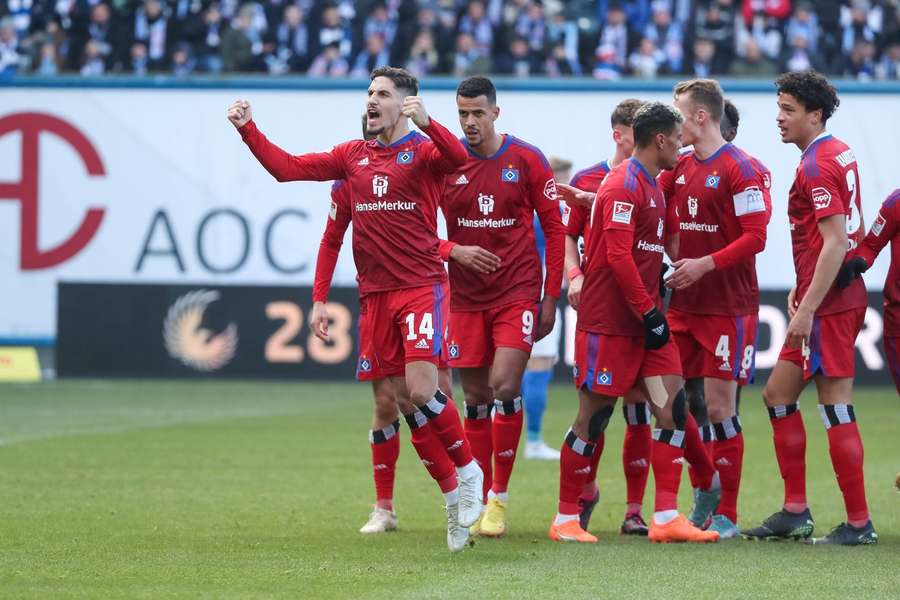 Glæde i HSV-lejren efter sejren over Hansa Rostock Glæde i HSV-lejren efter sejren over Hansa Rostock