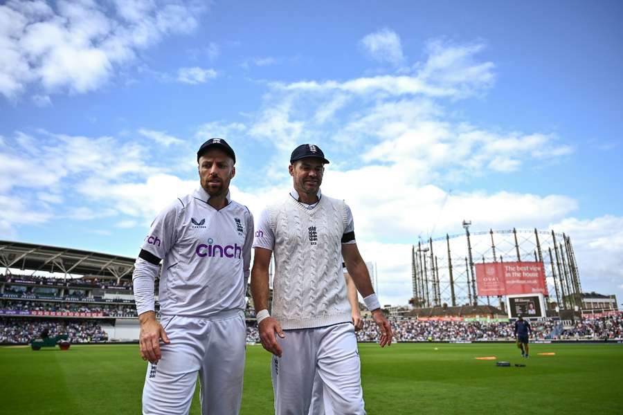 Robinson heroics send South Africa all out for 118 in third Test