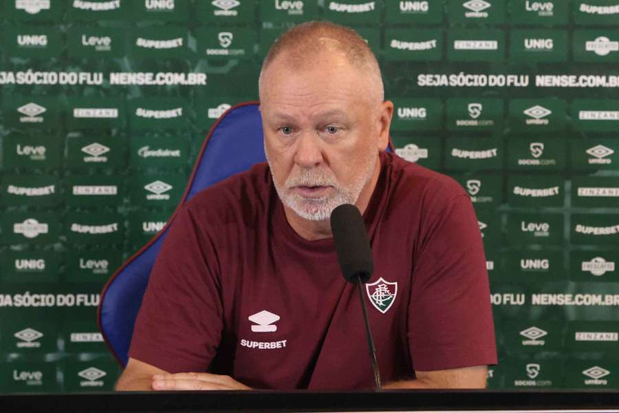 Fluminense demite técnico Mano Menezes após derrota na estreia do Brasileirão