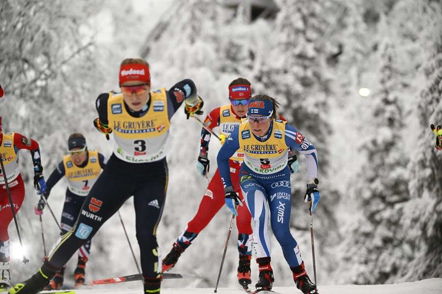 Olympiasiegerin Hennig hier beim Skilanglauf in Finnland.