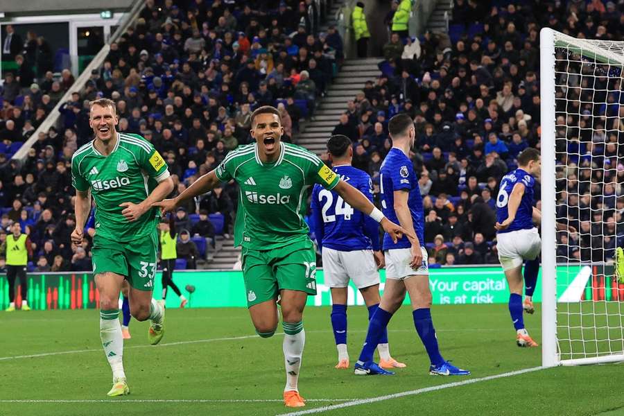 Malick Thiaw traf direkt doppelt. Malick Thiaw traf direkt doppelt.