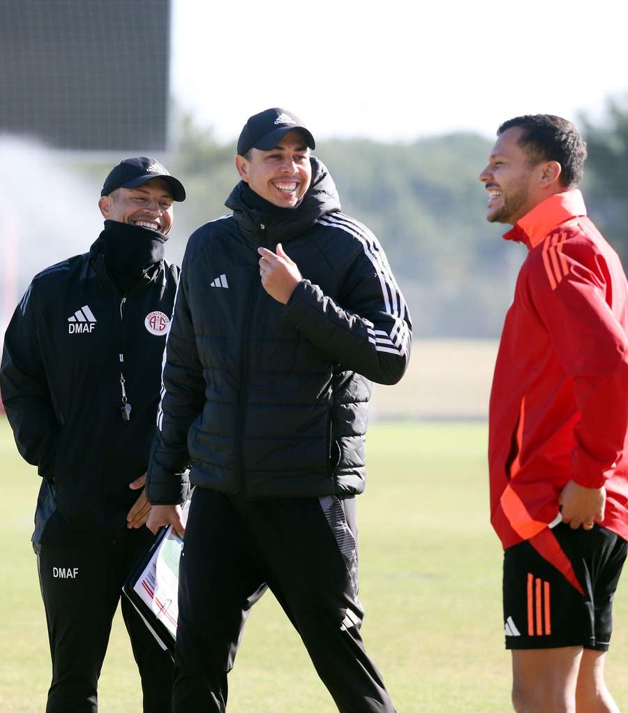 Comissão técnica do Antalyaspor contava com sete brasileiros Comissão técnica do Antalyaspor contava com sete brasileiros