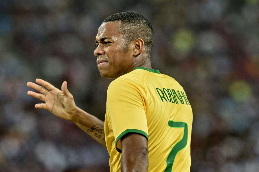 Robinho é acusar de estuprar mulher em casa noturna de Milão