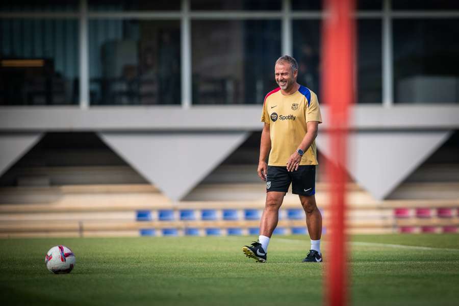 Flick, durante uma sessão de treino na Ciudad Deportiva Joan Gamper