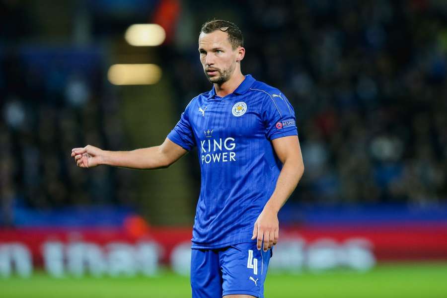 Drinkwater durante um jogo da LIga dos Campeões em 2016 com o Leicester Drinkwater durante um jogo da LIga dos Campeões em 2016 com o Leicester