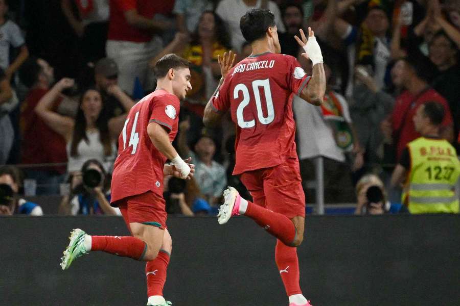 Cancelo marcou primeiro golo de Portugal Cancelo marcou primeiro golo de Portugal