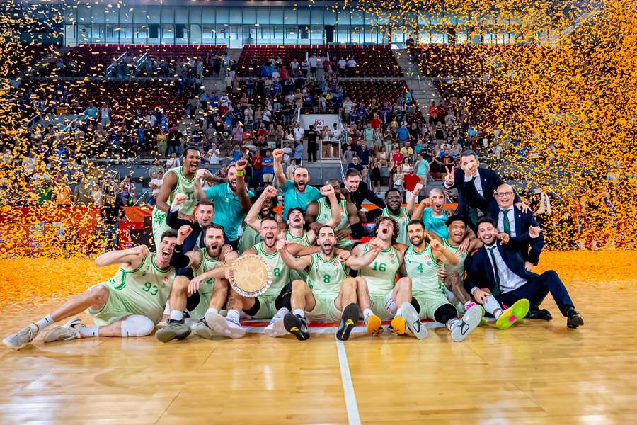 Poco queda ya de la alegría del Real Betis por el ascenso a la liga acb hace apenas mes y medio