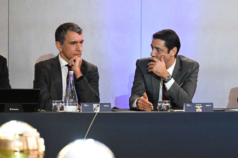 António Miguel Cardoso, presidente do Vitória SC, à esquerda, ao lado de Rui Costa, presidente do Benfica