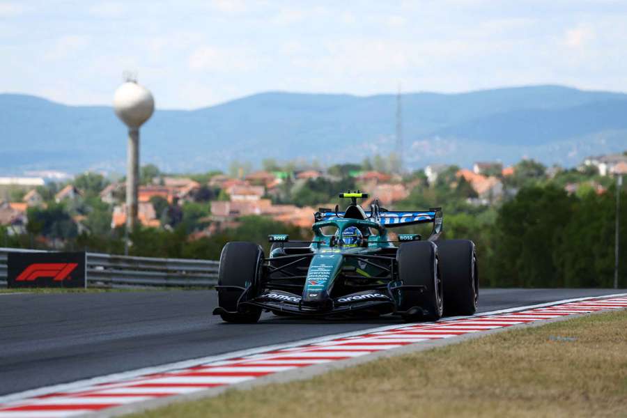 Fernando Alonso, con las actualizaciones de su Aston Martin