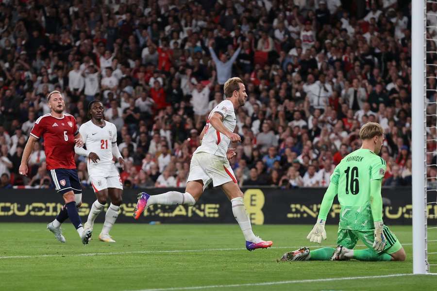 Harry Kane dal při svém 125. utkání za anglickou reprezentaci dva góly.