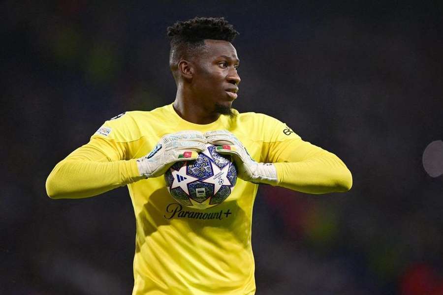 Onana oficializado no Manchester United