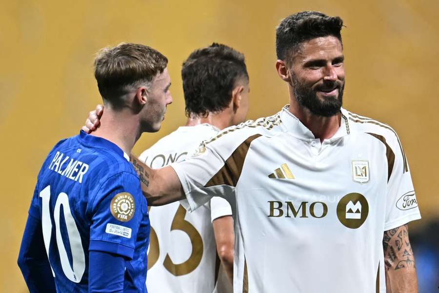 Olivier Giroud, alături de Cole Palmer, în timpul duelului Chelsea - Los Angeles FC de la Cupa Mondială a Cluburilor