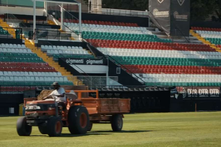 Relvado do Estádio José Gomes foi integralmente substituído