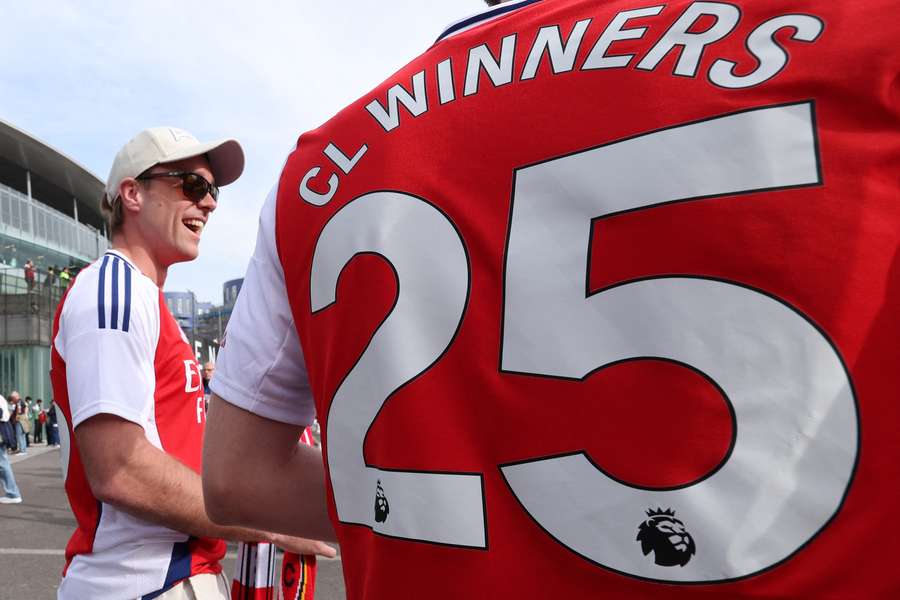 Arsenal fans are hoping that they can win the Champions League this season.