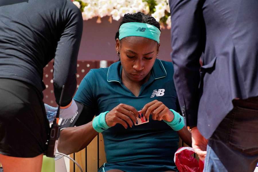 Coco Gauff primește îngrijiri medicale