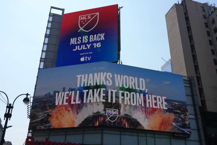 'Obrigado mundo, nós assumimos daqui', diz o outdoor da MLS 'Obrigado mundo, nós assumimos daqui', diz o outdoor da MLS