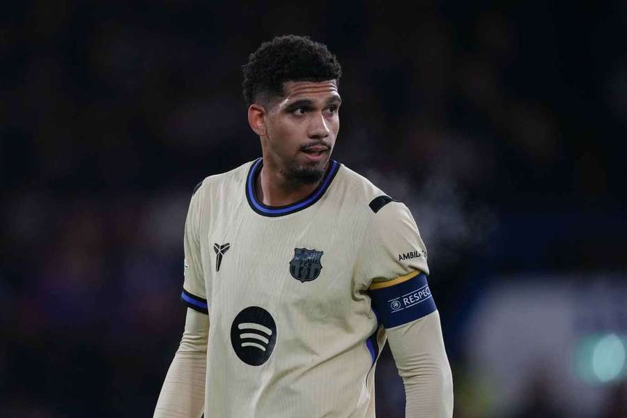 Ronald Araujo fehlte den gesamten Dezember. Ronald Araujo fehlte den gesamten Dezember.