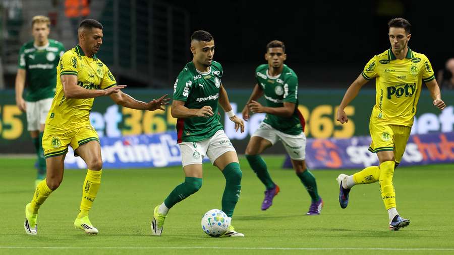 Palmeiras reabilitou-se na Série A Palmeiras reabilitou-se na Série A