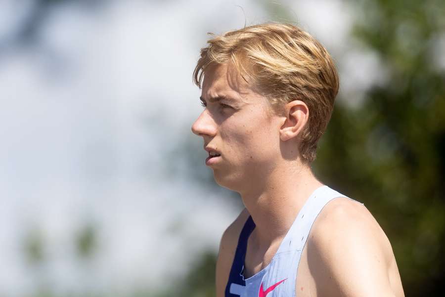 Niels Laros heeft in Eersel zijn eerste Nederlandse titel veldlopen bij de senioren veroverd