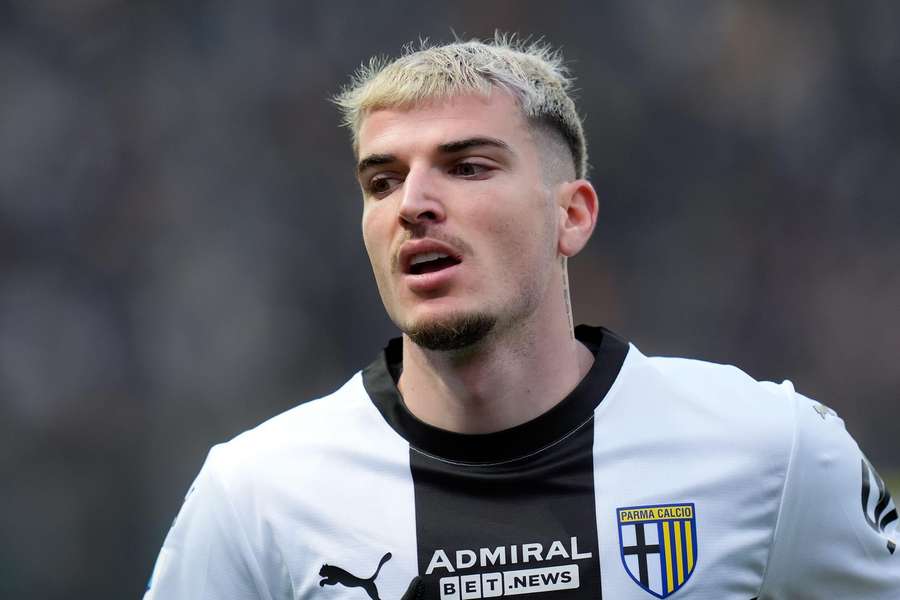 Valentin Mihăilă părăsește Parma după 5 ani Valentin Mihăilă părăsește Parma după 5 ani