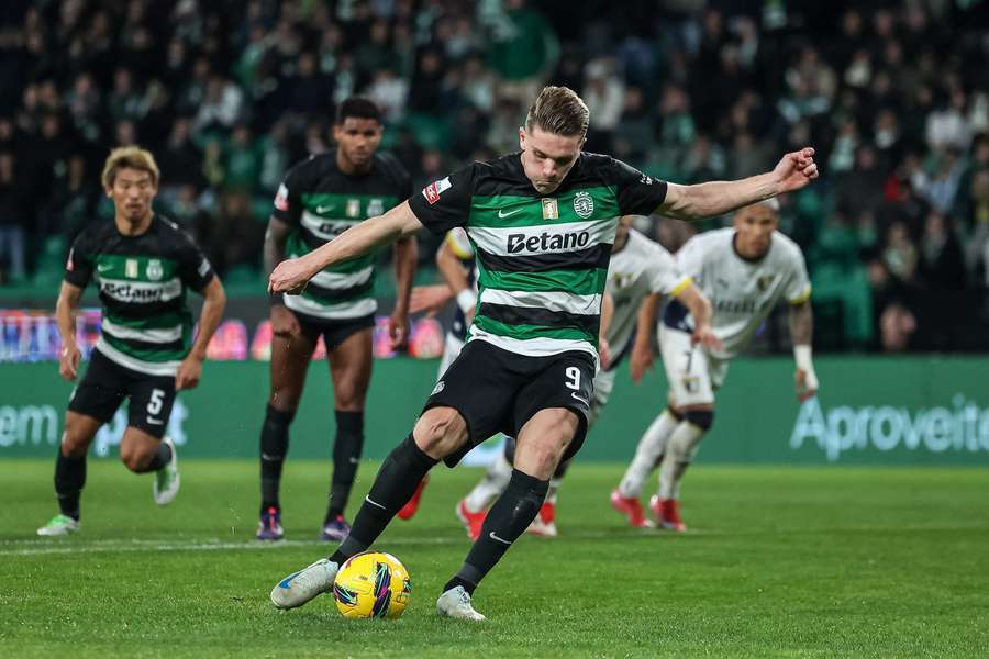 Viktor Gyokeres fez o 2-1 de grande penalidade