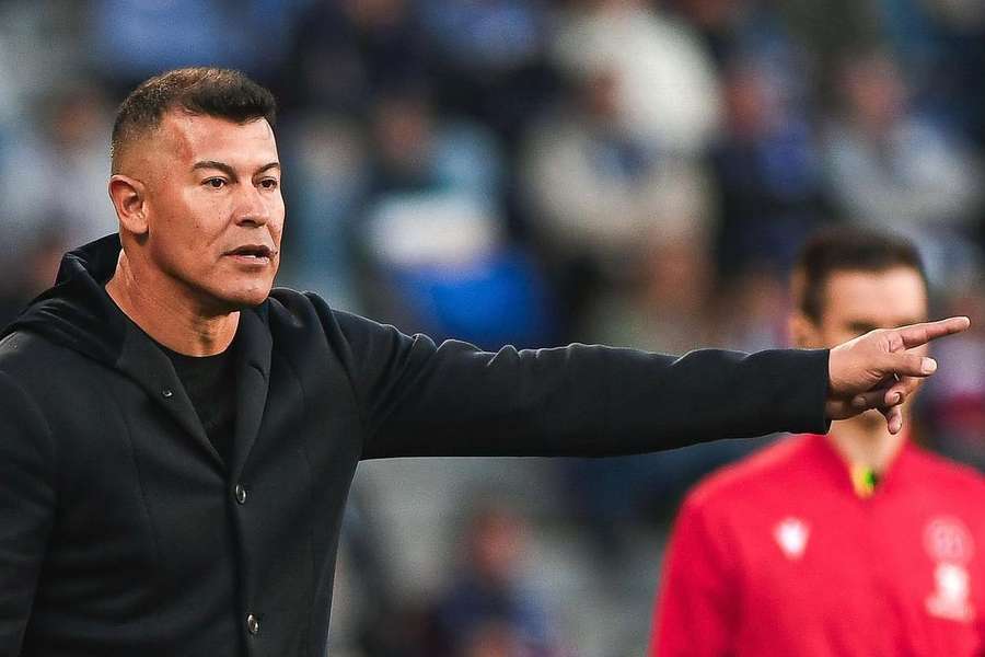 Jorge Almirón esteve apenas cinco jogos à frente do Elche