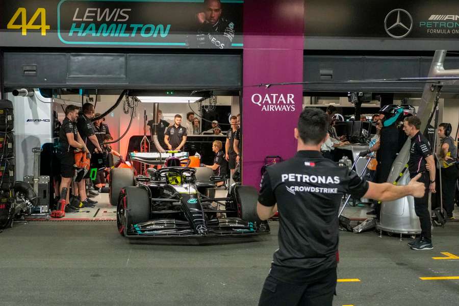 Todo el equipo Mercedes quiere mejorar de cara a las próximas carreras.