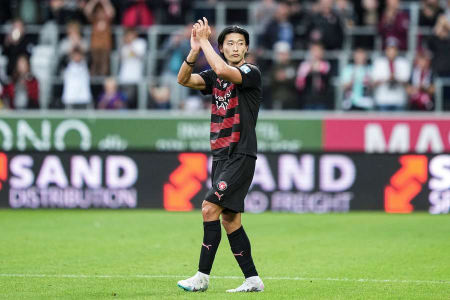 Allerede i sin Superligadebut viste sydkoreanske Cho Gue-Sung kvaliteten med et flot hovedstødsmål.