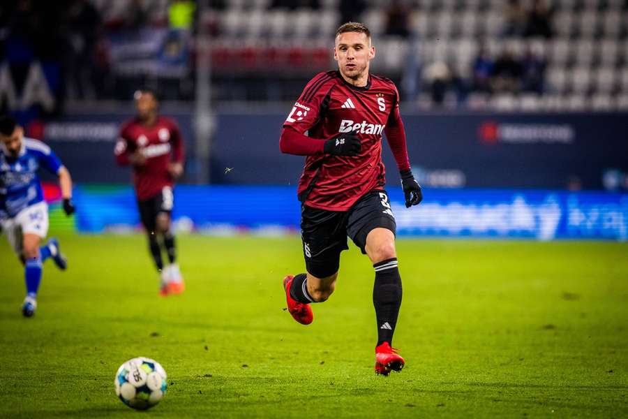 Sparťanský obránce Pavel Kadeřábek proti Olomouci. Sparťanský obránce Pavel Kadeřábek proti Olomouci.