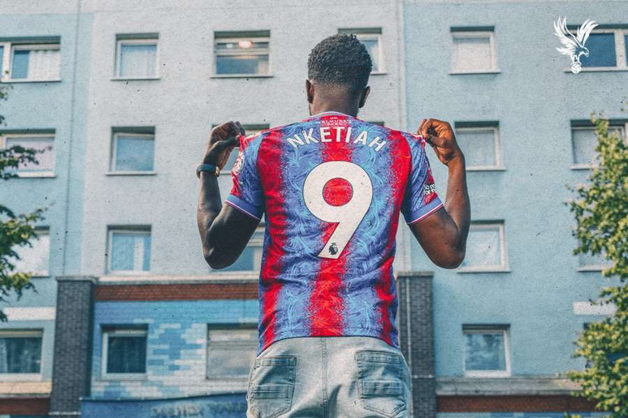 Nketiah oficializado no Crystal Palace