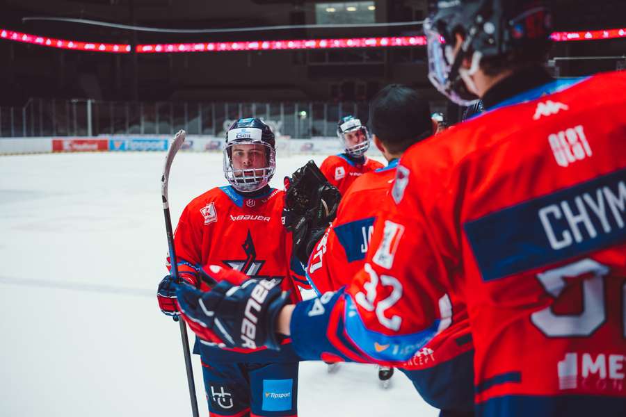 Zápas v Pardubicích rozhodla až trefa z 59. minuty. Zápas v Pardubicích rozhodla až trefa z 59. minuty.