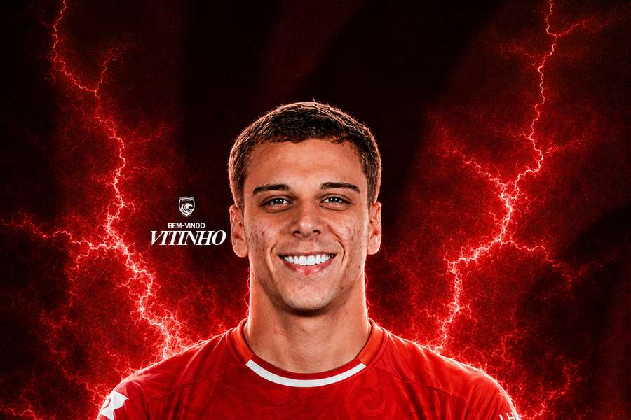 Vitinho oficializado pelo Santa Clara Vitinho oficializado pelo Santa Clara