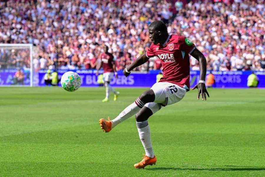 Opustí Diouf londýnsky West Ham?