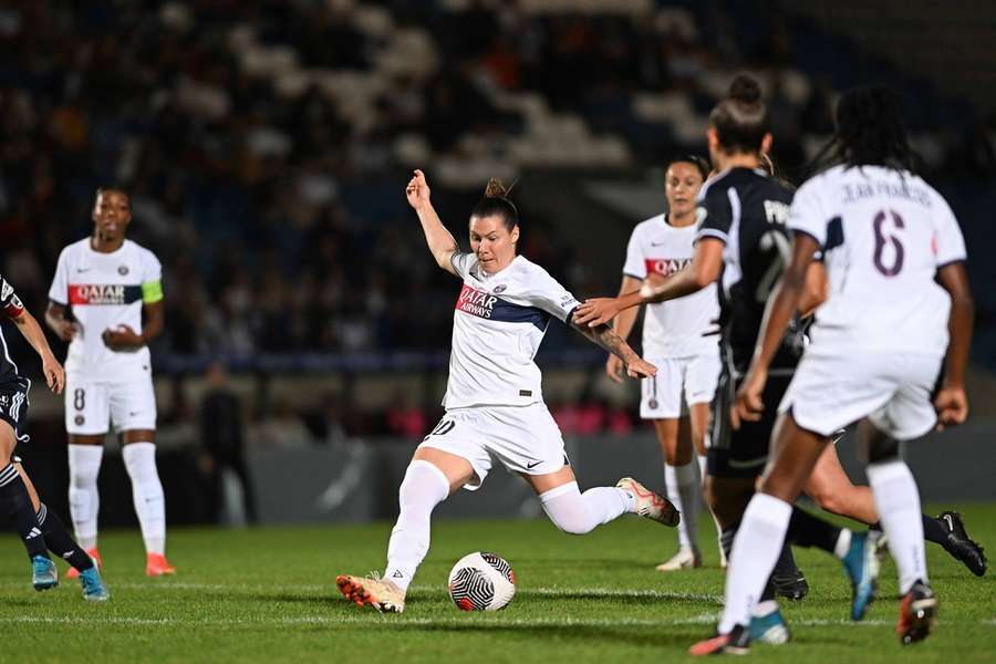 Bachmann avec le Paris Saint-Germain.