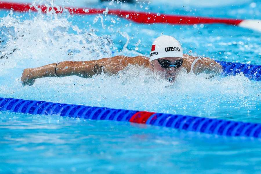 O nadador português Diogo Ribeiro, durante a eliminatória da prova dos 100 metros mariposa livres, nos Jogos Olímpicos de Paris