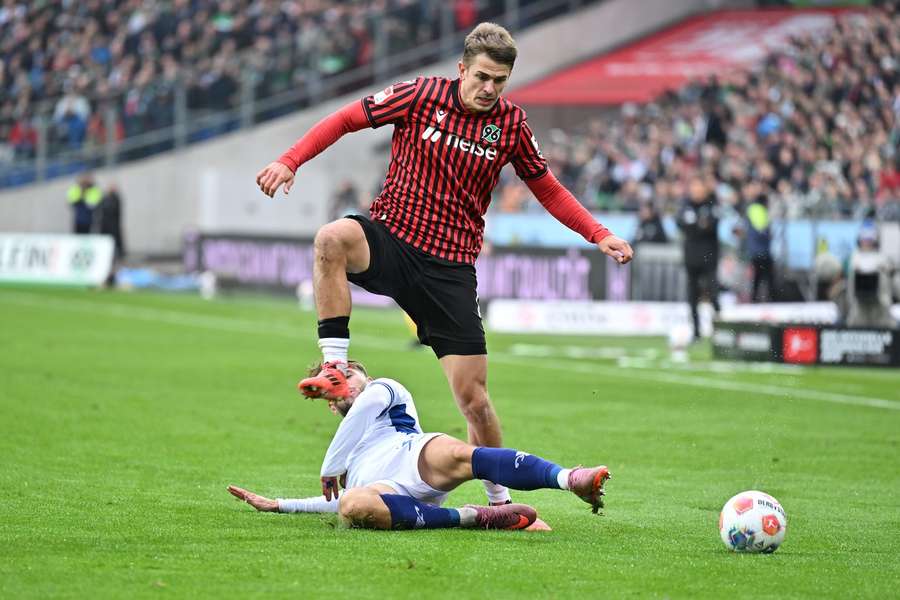 Bardzo dobry okres Maika Nawrockiego w Hannoverze, zaliczył kolejną asystę