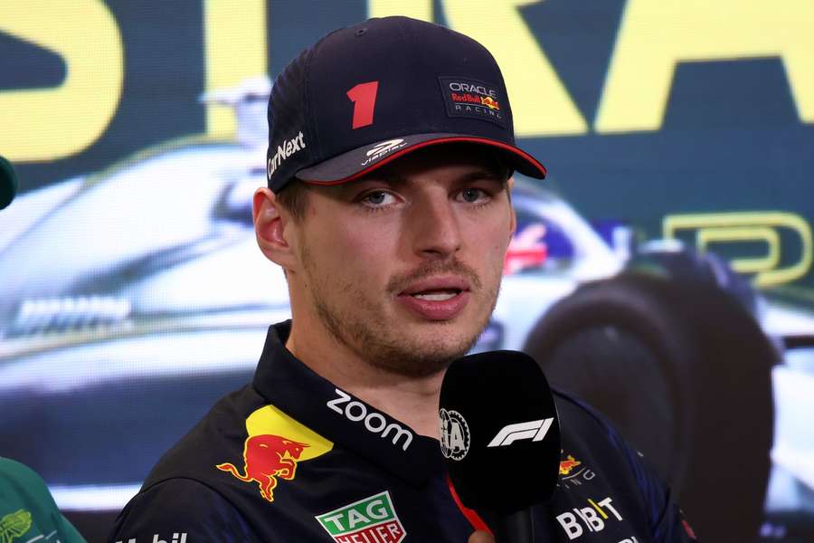 Verstappen tijdens het persmoment