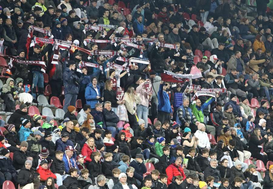 Podbrezová takmer vypredala svoj štadión. Podbrezová takmer vypredala svoj štadión.