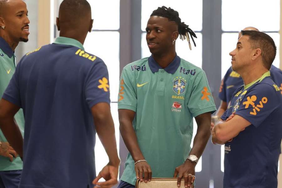 Vinícius, llegando a la concentración de la selección brasileña