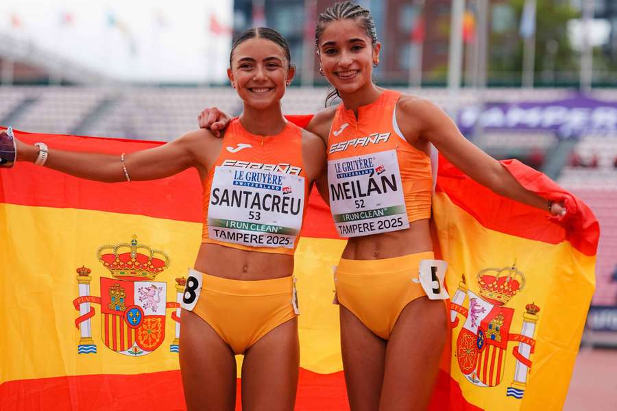 Santacreu y Meilán, con la bandera de España