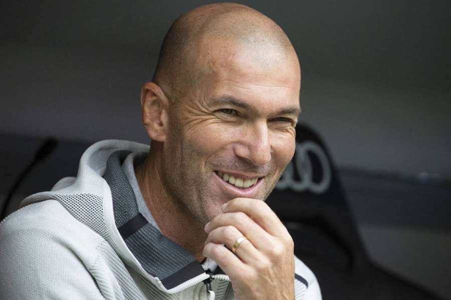 Zidane soll vom algerischen Verband kontaktiert worden sein.