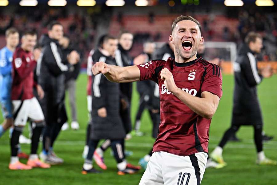 Sparta zveřejnila účty. Na hráče a trenéry vydala přes půl miliardy, i tak skončila v plusu