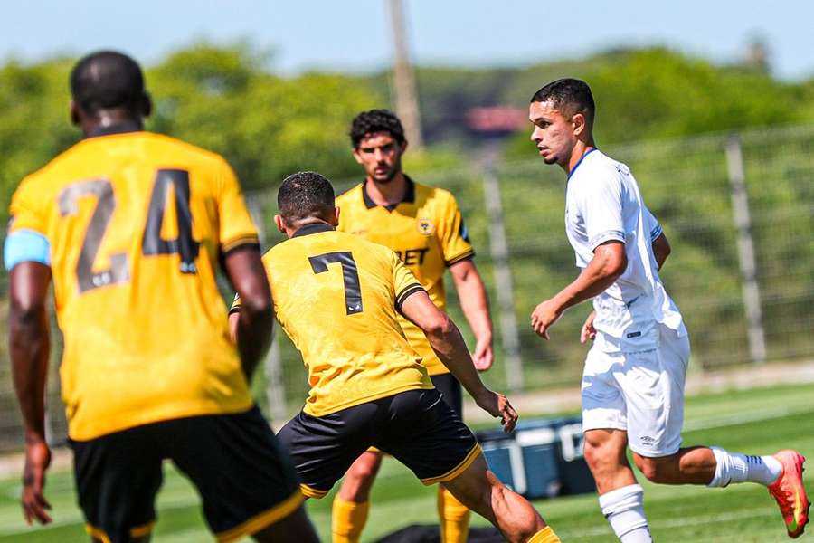 Açorianos venceram equipa de Vítor Pereira