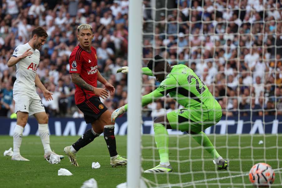 Tottenham s-a impus în derby-ul cu Manchester United
