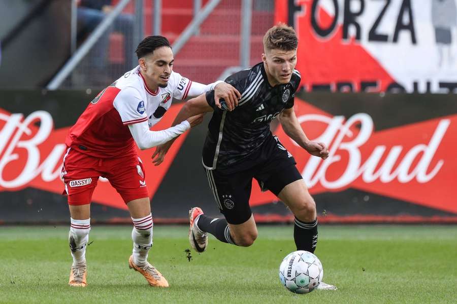 Målene vælter ind hos kriseramte Anton Gaaei og Ajax: Taber vanvittigt bundbrag mod Utrecht