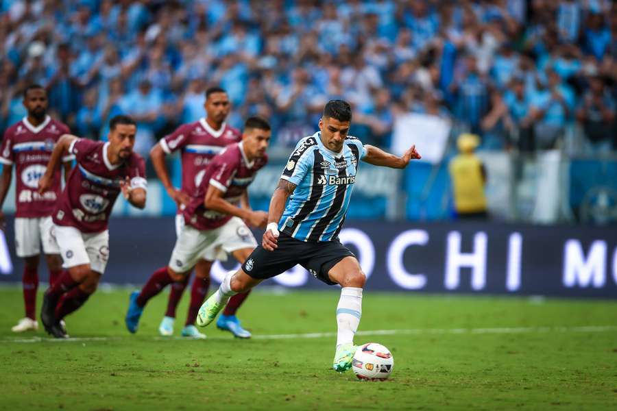 Suárez anotou, de pênalti, gol do título gremista no último sábado