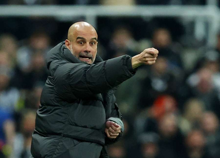 Guardiola je momentálne trénerom Manchestru City. Guardiola je momentálne trénerom Manchestru City.